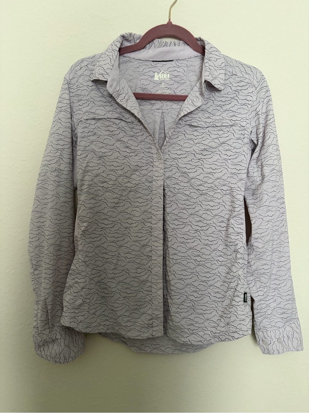REI Women’s Light Lavender Gray and Black Patterned Long-Sleeve Shirt